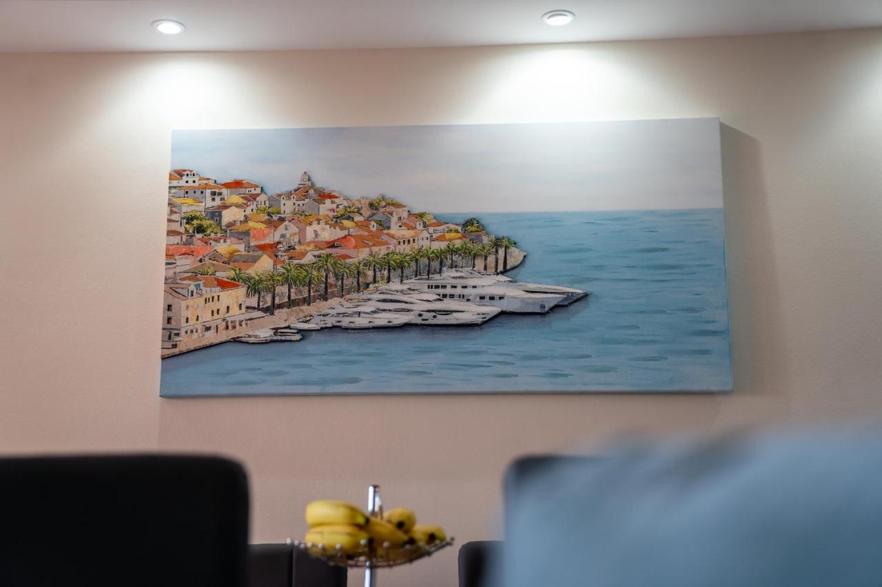 Luxury Three Bedroom Apartment At Estepona Exterior photo